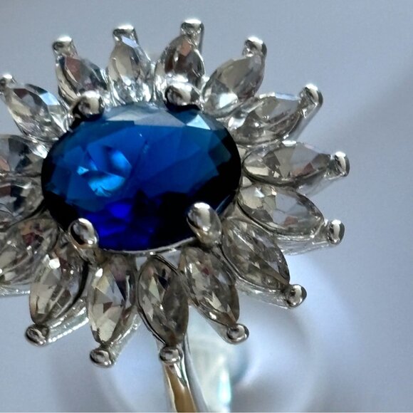 Silver Plated Blue Oval Gemstone Ring With Clear Crystal Accents Size 6 - Picture 2 of 4